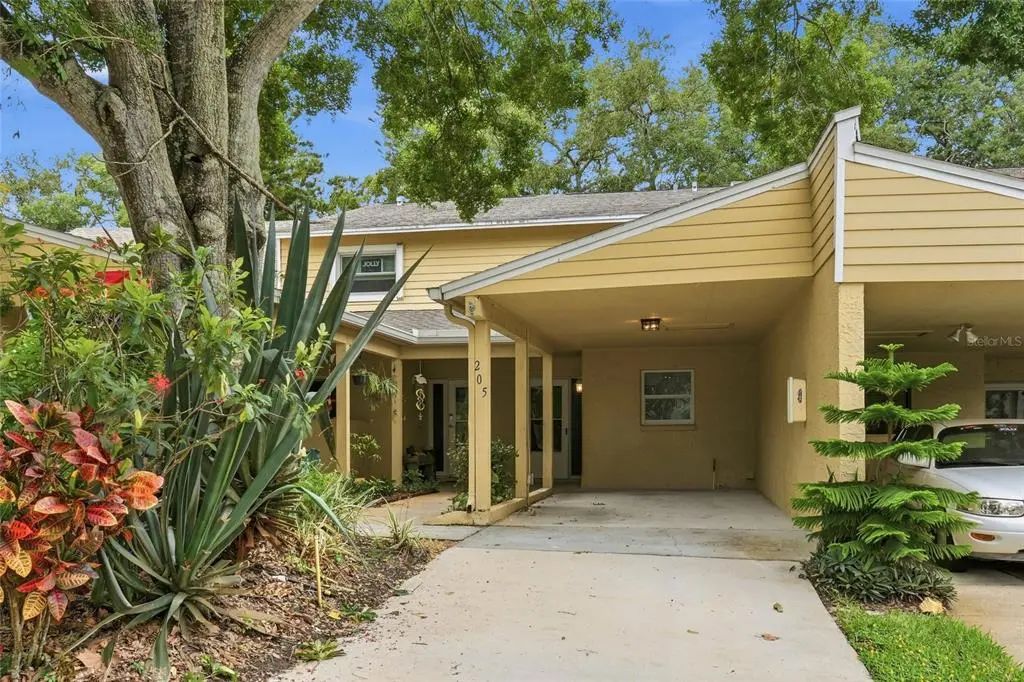 205 Somerset Lane, PALM HARBOR
