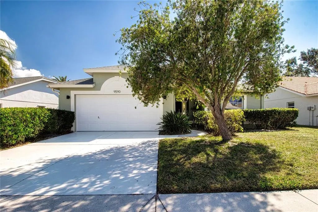 9590 Knightsbridge Circle, SARASOTA