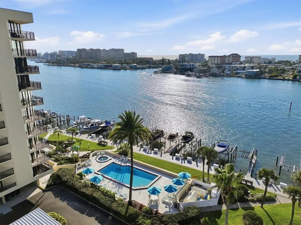 690 Island Way 810, CLEARWATER BEACH