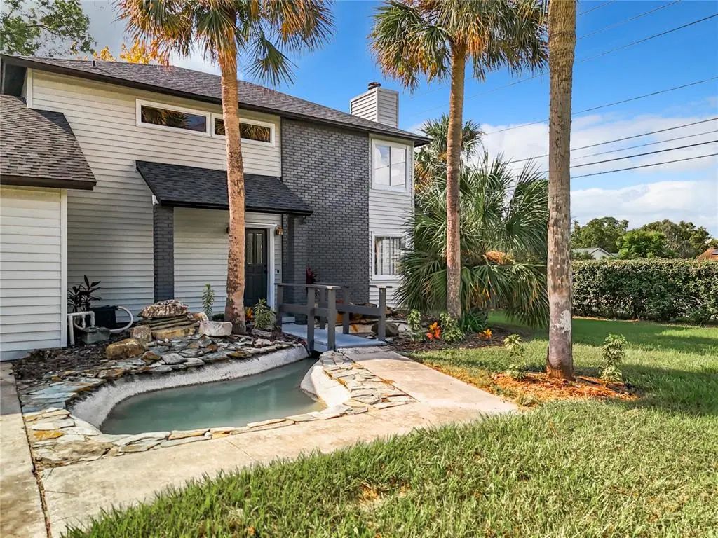 1040 Waverly Drive, LONGWOOD