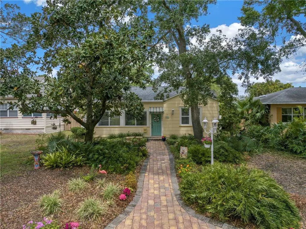 135 29th Avenue N, ST. PETERSBURG