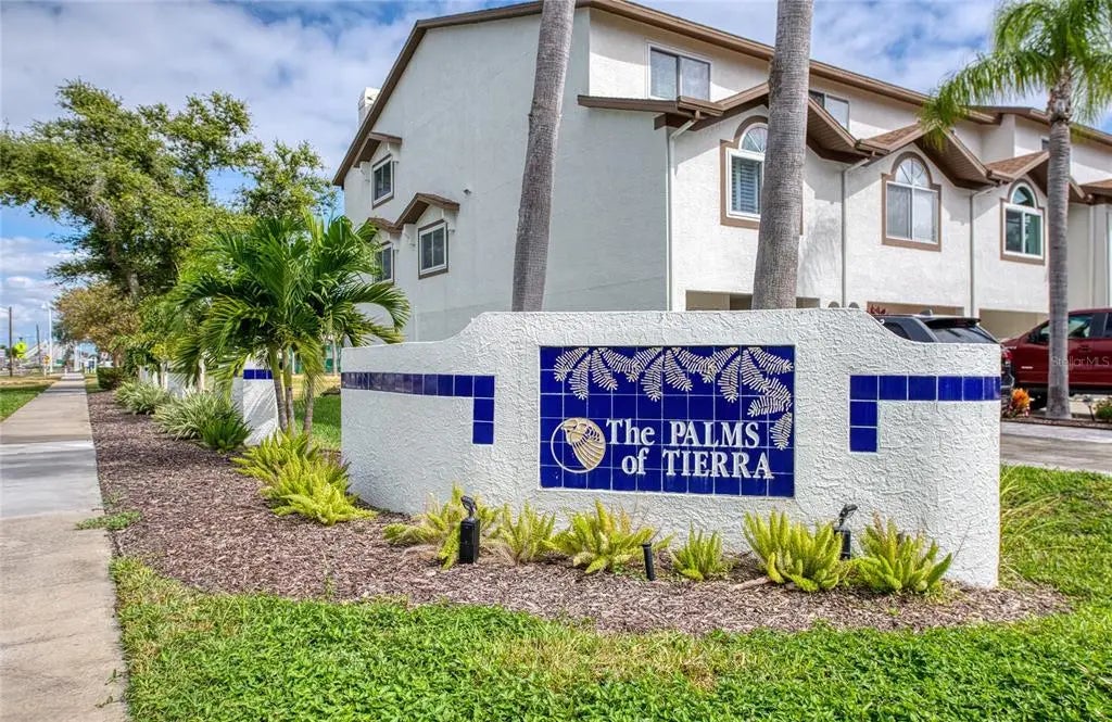 285 Madeira Circle, TIERRA VERDE