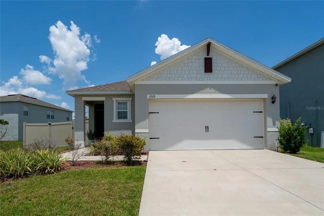 1015 Andean Lane, DAVENPORT