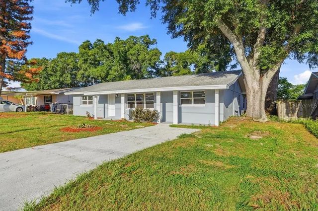 137 Lowell Road, WINTER HAVEN