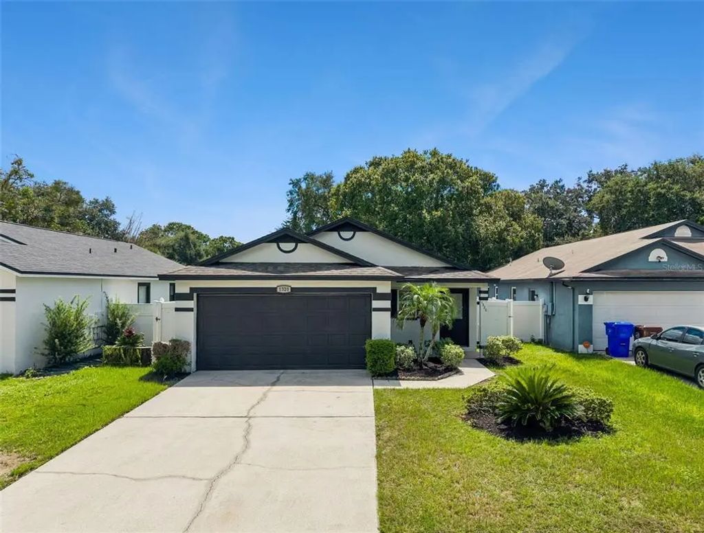 1320 Oak Grove Court, KISSIMMEE