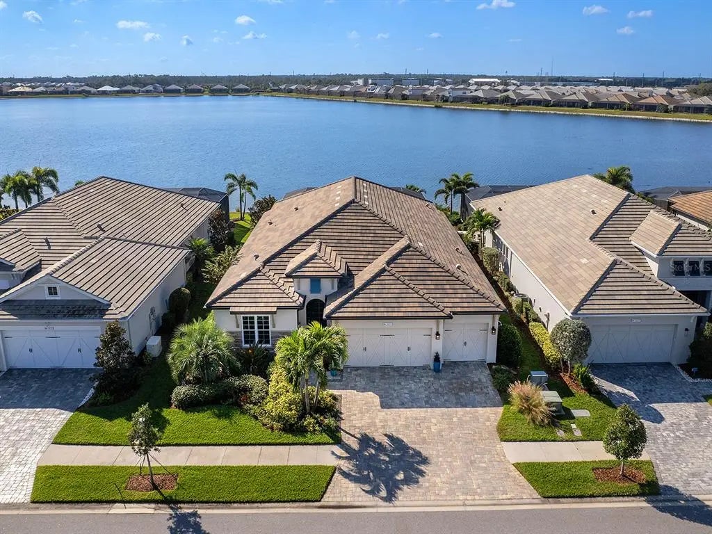 8119 Waterbend Trail, SARASOTA