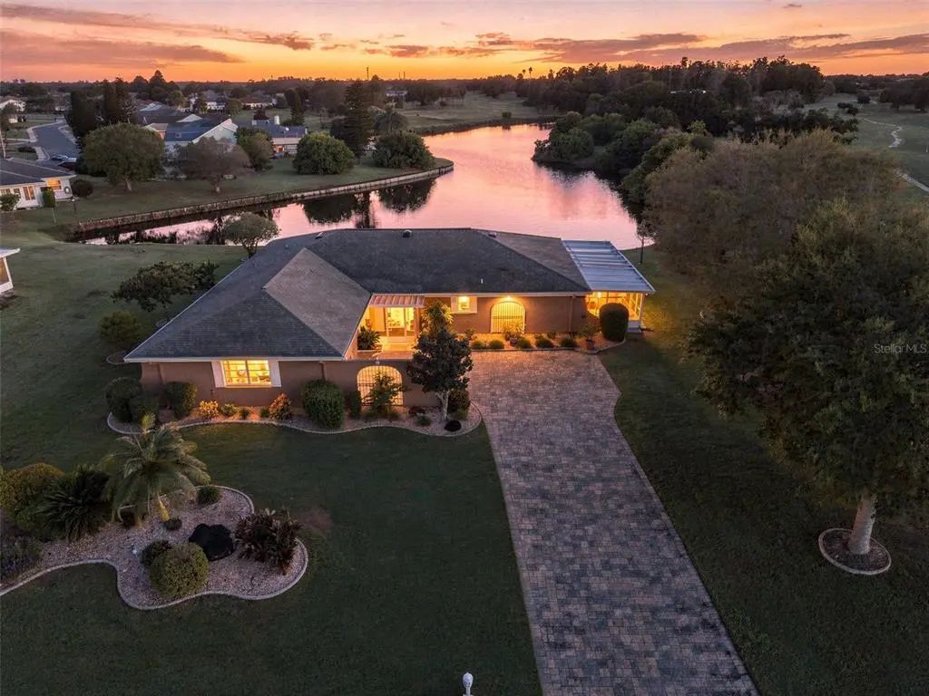 211 Stoneham Drive, SUN CITY CENTER