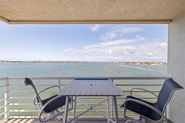 6105 Bahia Del Mar Circle 683, ST PETERSBURG