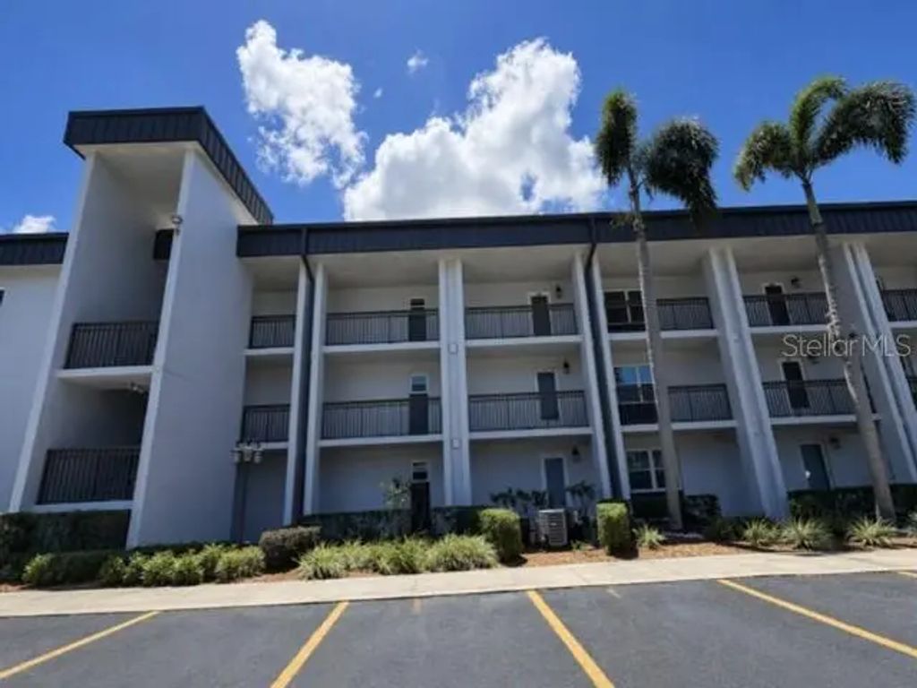 1740 Pine Valley Drive 205, FORT MYERS