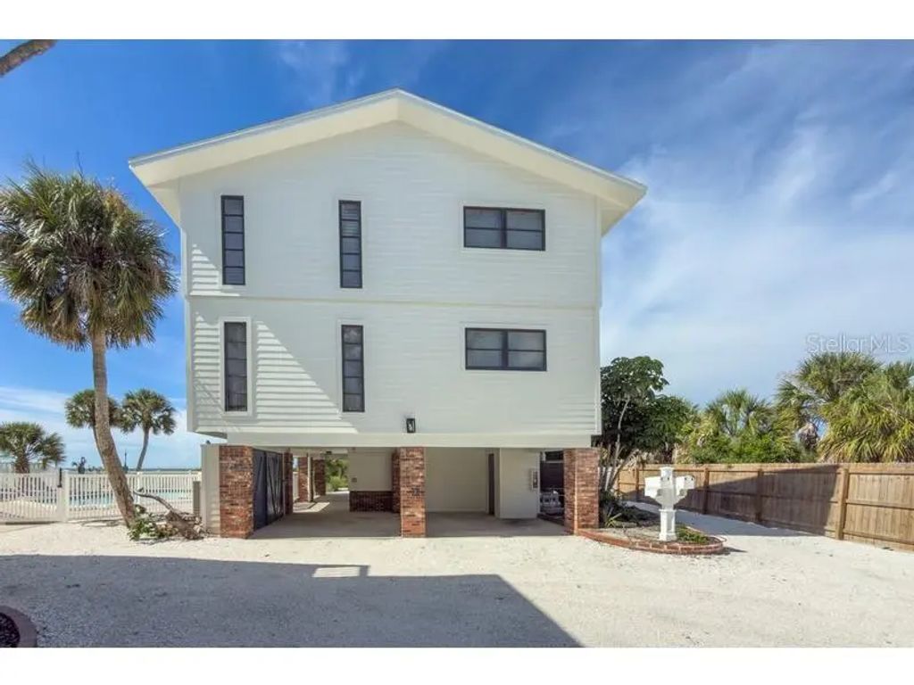 460 Beach Road A1, SARASOTA