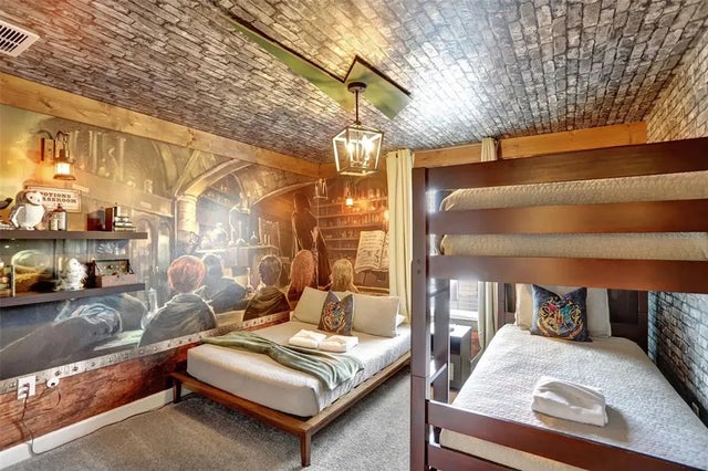 8969 Stinger Drive, DAVENPORT