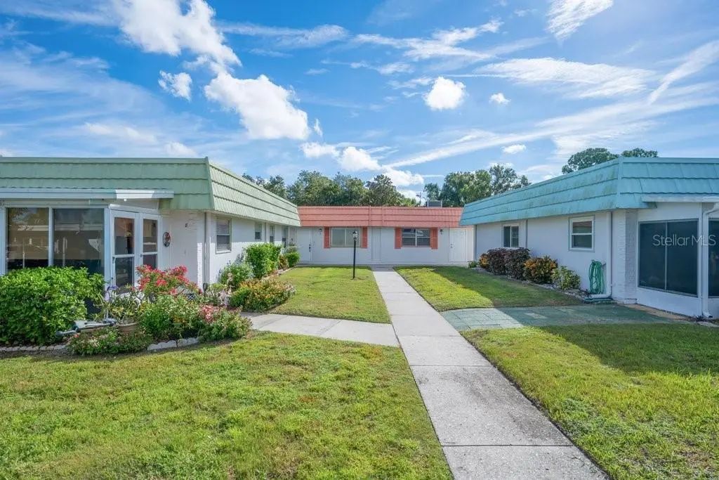 1802 Bedford Lane 9, SUN CITY CENTER