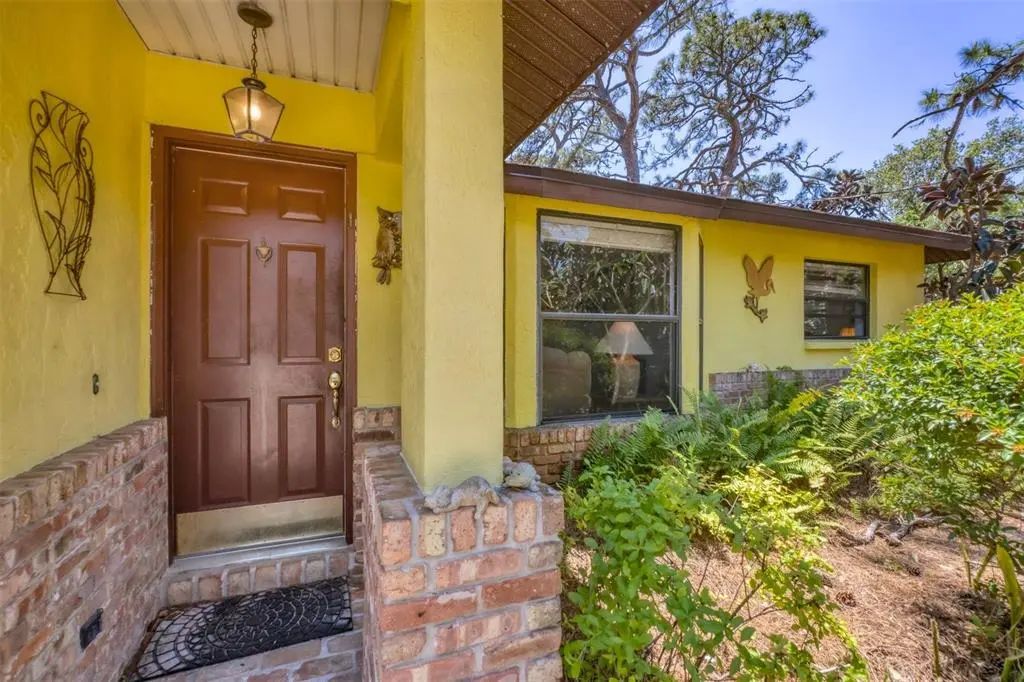 521 Artists Avenue, ENGLEWOOD