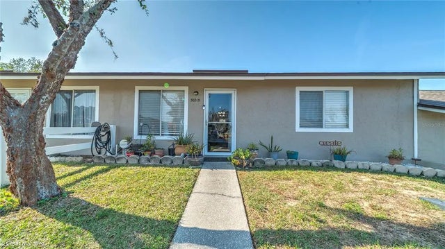 30215 Tavares Ridge Boulevard 11, TAVARES