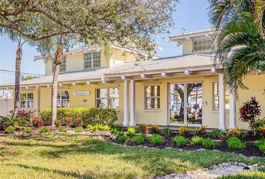 525 8th Street W, BRADENTON