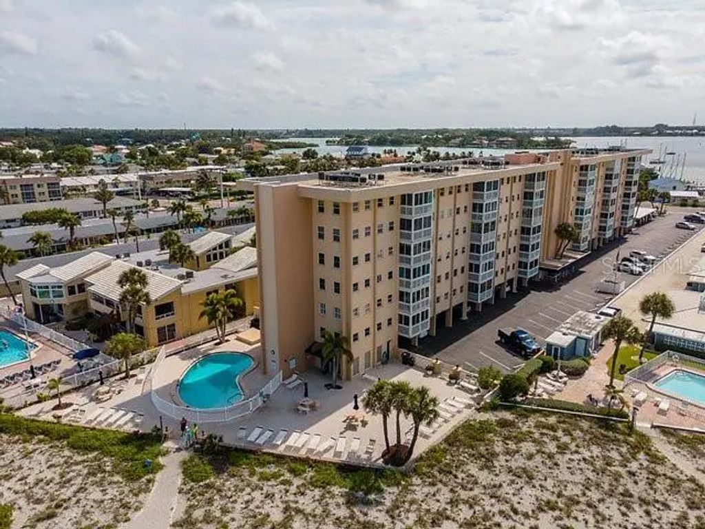 1255 Tarpon Center Drive 304, VENICE