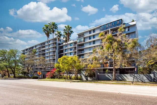 201 W Laurel Street 909, TAMPA