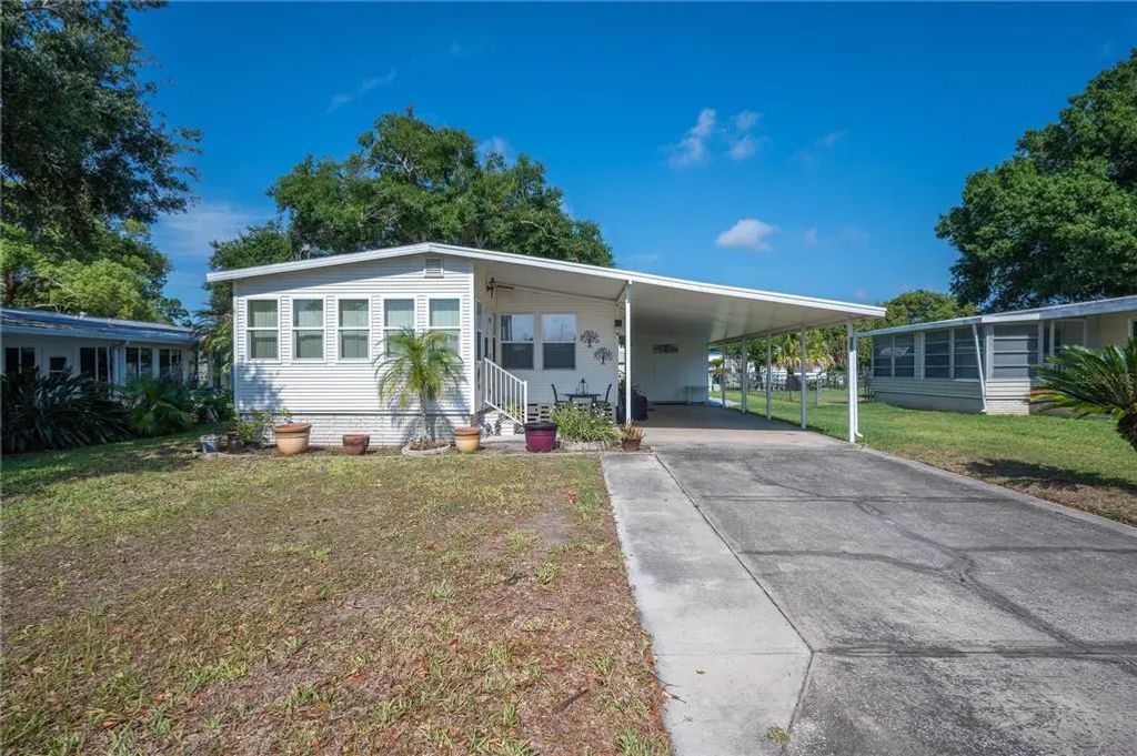 1610 Reynolds Road 126, LAKELAND