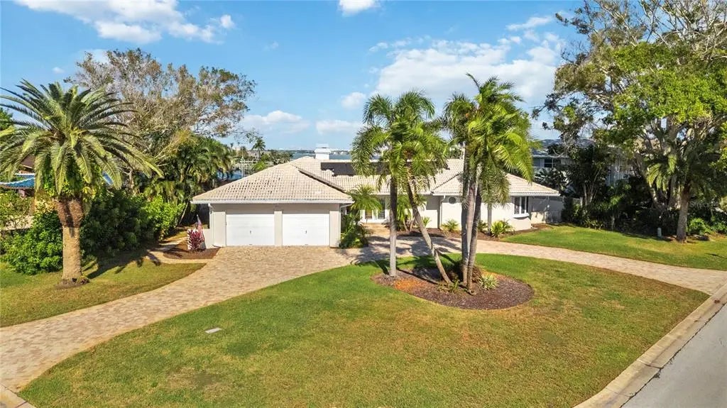 411 Belle Isle Avenue, BELLEAIR BEACH