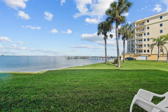 6051 Sun Boulevard 111, ST PETERSBURG