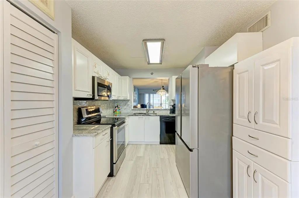 8 of 35 - 3980 Ironwood Circle 206, BRADENTON, FL