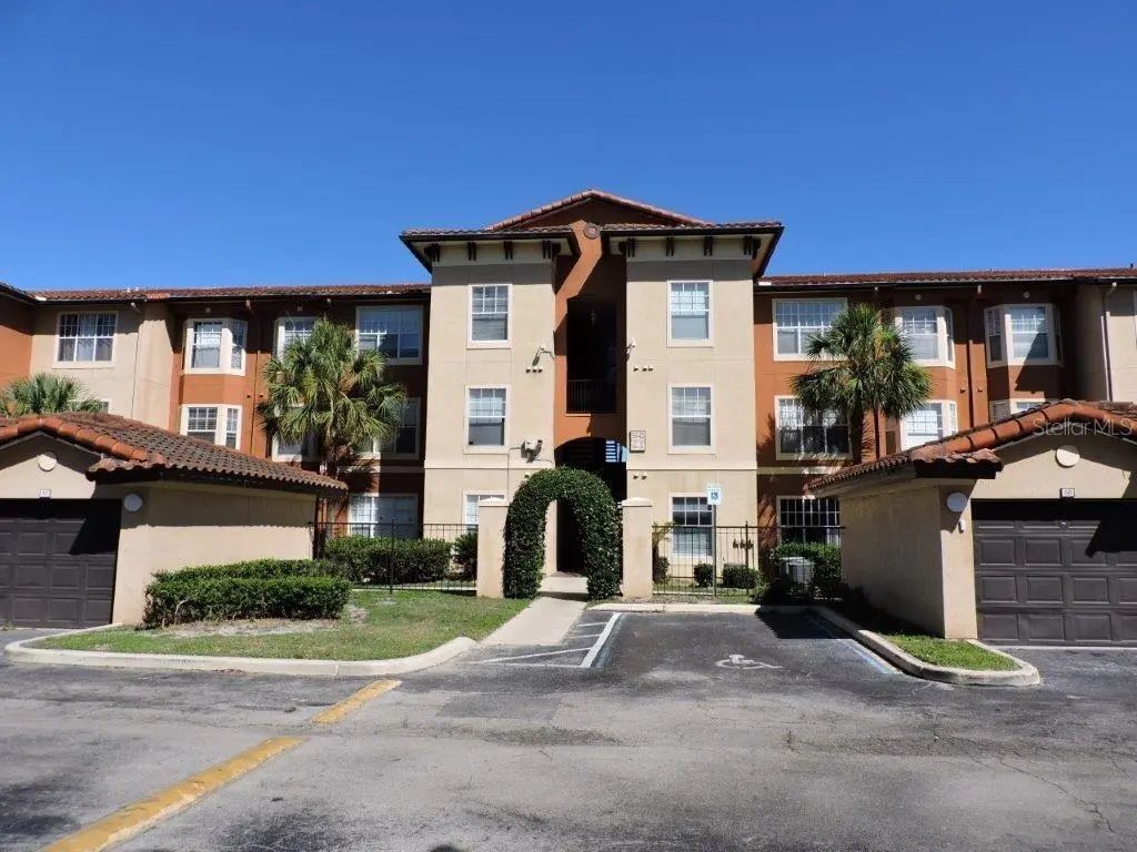 5542 Metrowest Boulevard 7-208, ORLANDO