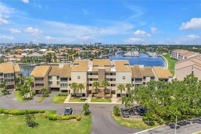 2775 Kipps Colony Drive S 204, ST PETERSBURG