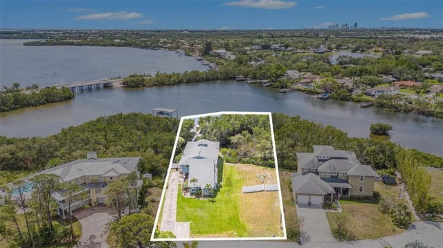 734 Weedon Drive Ne, ST PETERSBURG