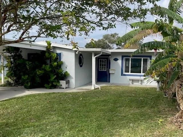 5400 Circle Drive, WEEKI WACHEE