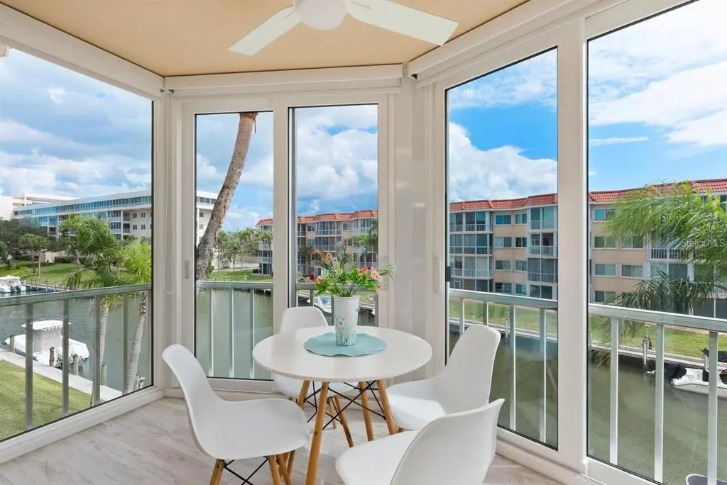 1250 N Portofino Drive 304, SARASOTA