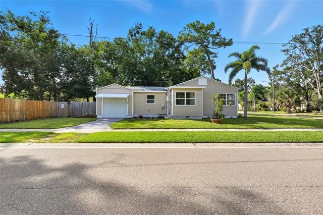 140 Sw Lincoln Circle N, ST PETERSBURG