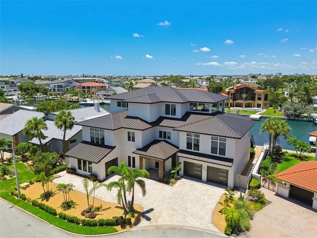 105 9th Street E, TIERRA VERDE