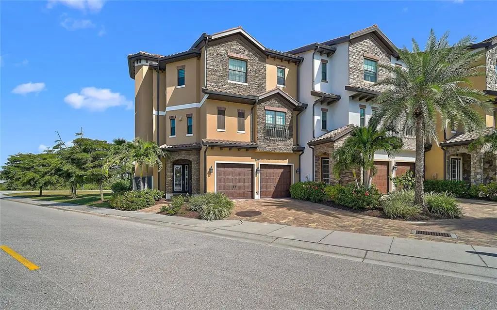 205 E Venice Avenue, VENICE