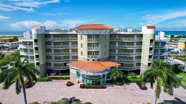 11605 Gulf Boulevard 203, TREASURE ISLAND
