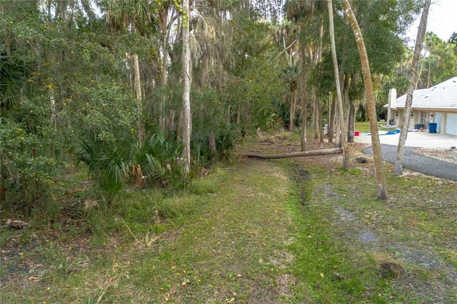 E Park Trail, DELTONA