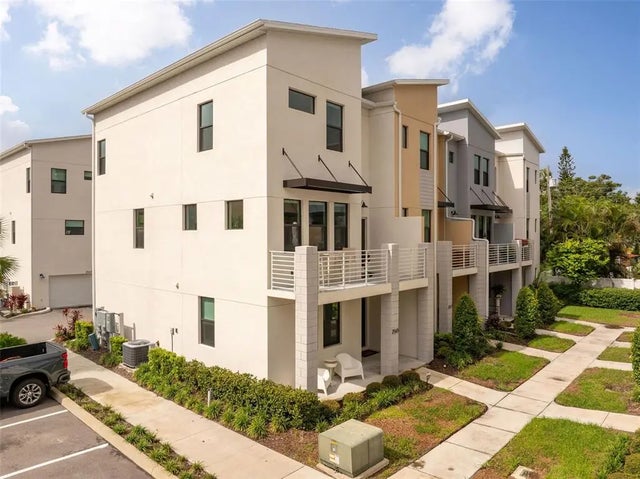 2565 12th Place N, ST PETERSBURG