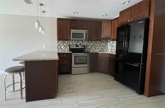 1860 Massachusetts Avenue Ne 214, ST PETERSBURG