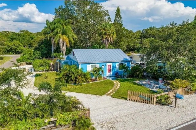 1999 N Betty Lane, CLEARWATER