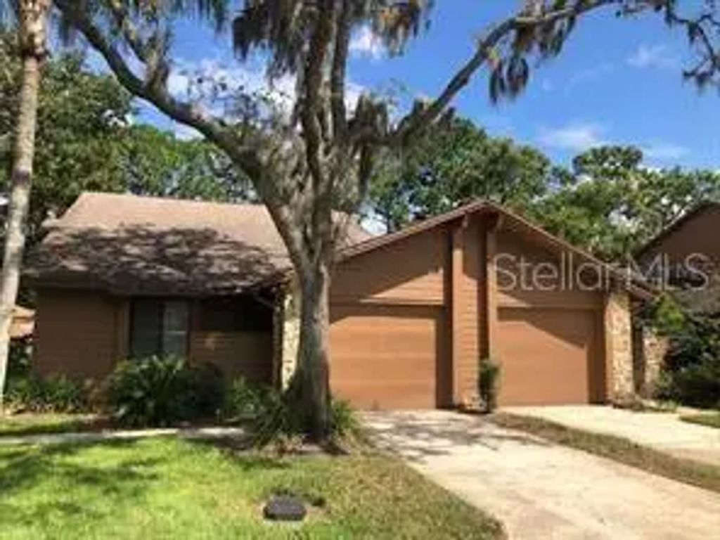 467 Newton Place, LONGWOOD