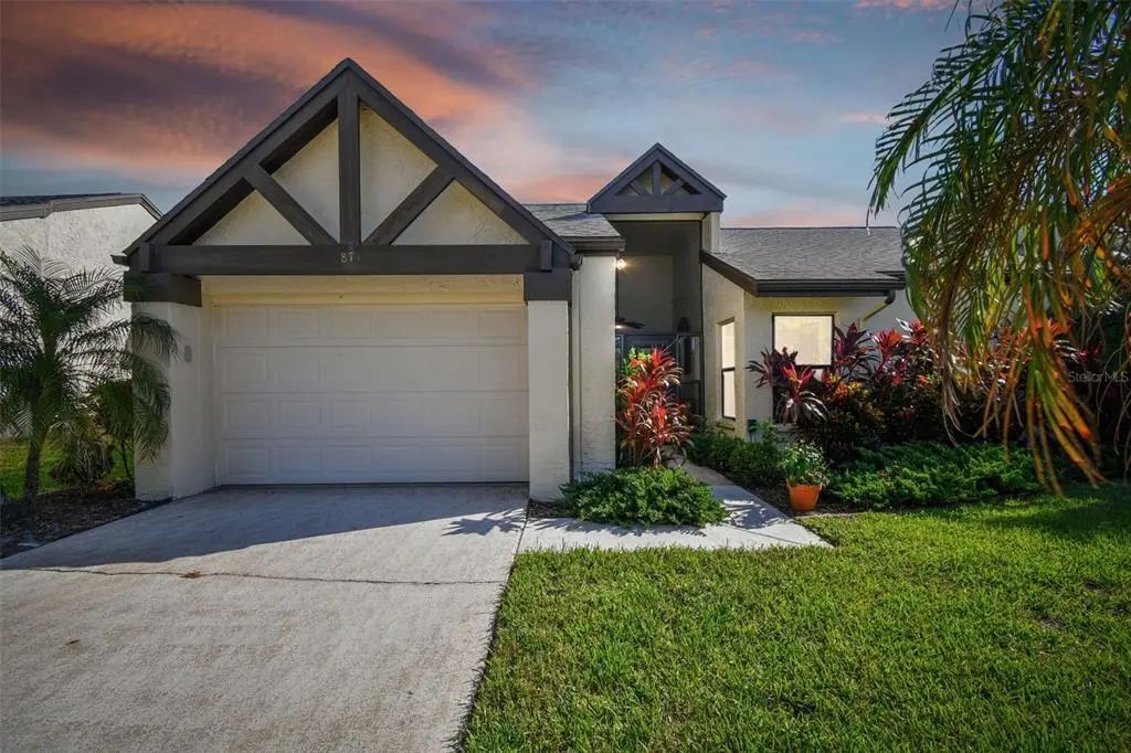 877 Sutton Place, PALM HARBOR