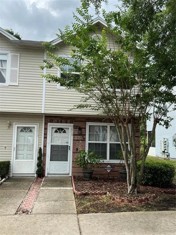 7616 Colonial Court, TAMPA