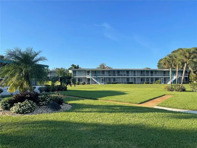 1600 W Lake Parker Drive A25, LAKELAND