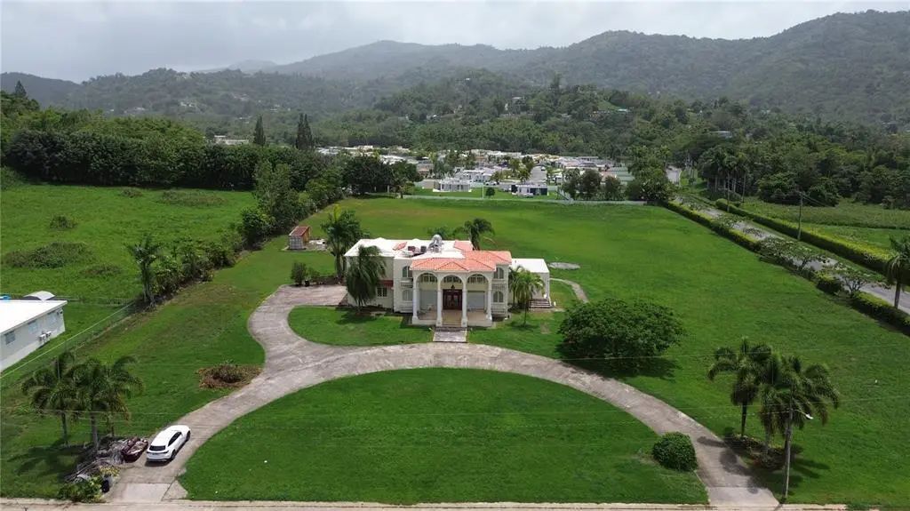 17 Calle Hucar, CAYEY