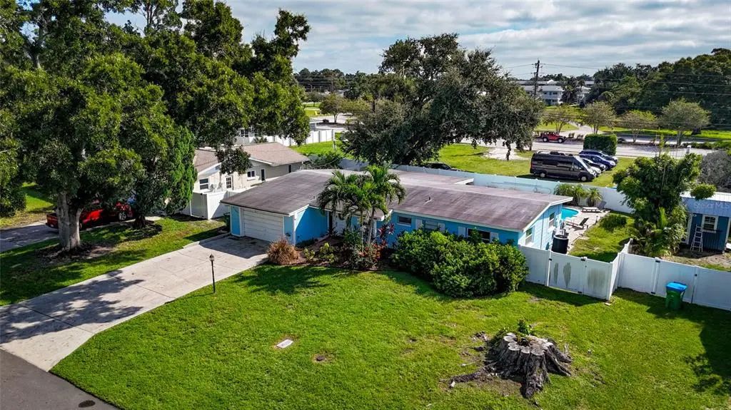 8465 Ridgewood Circle, SEMINOLE