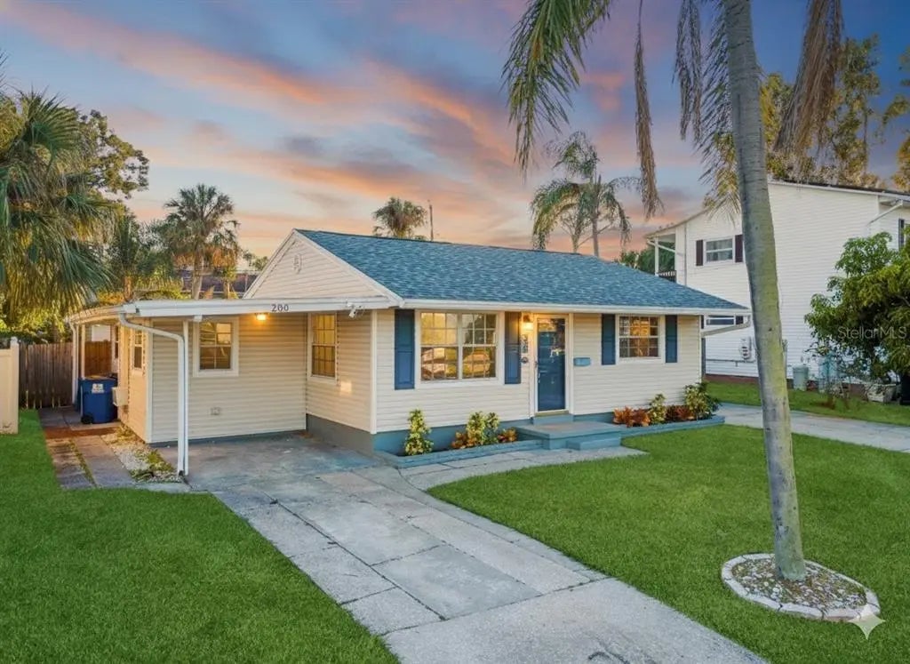 200 82nd Avenue N, ST PETERSBURG