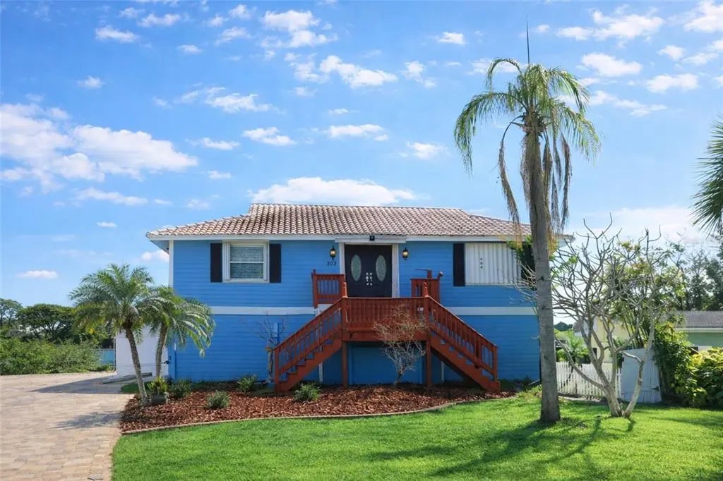 303 Lagoon Drive, PALM HARBOR