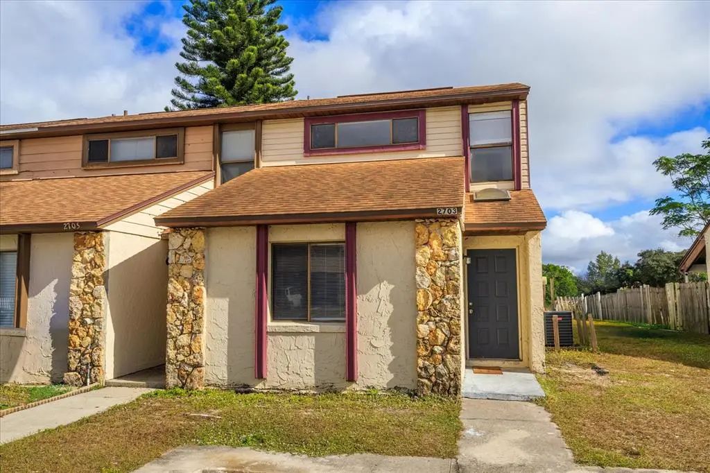 2703 Hunt Club Lane, ORLANDO