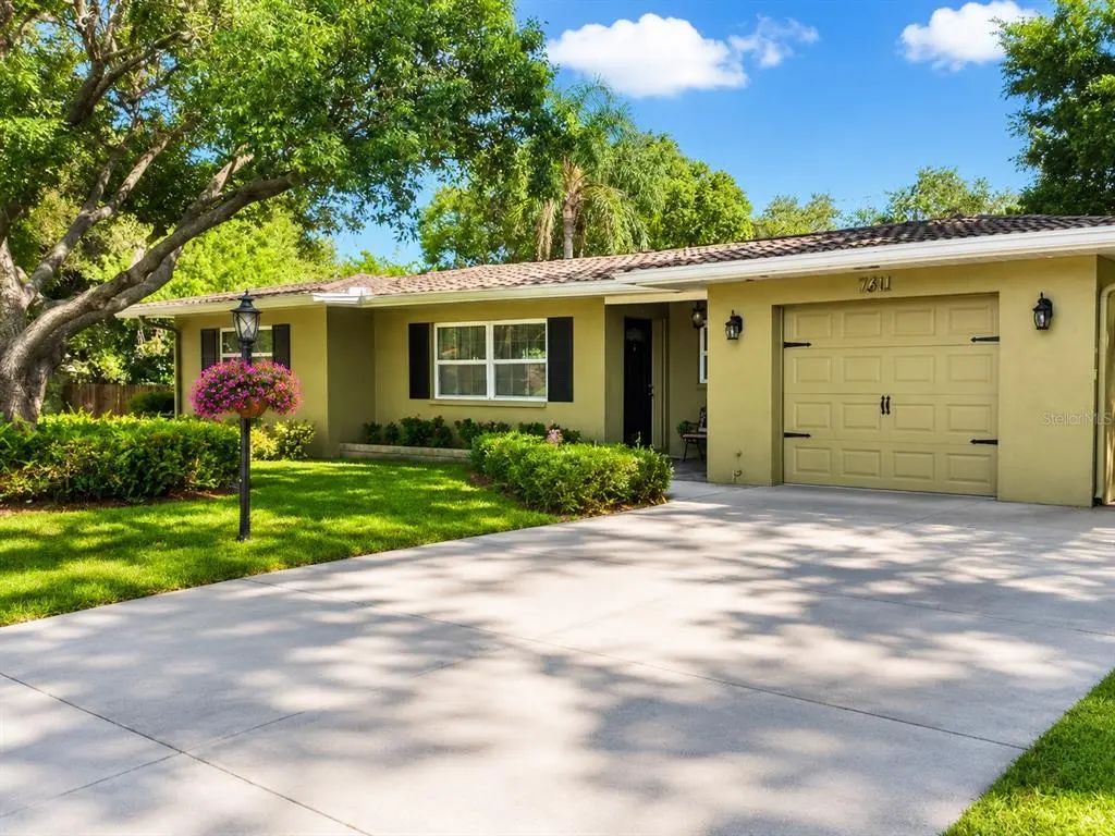 1637 Whitewood Drive, CLEARWATER