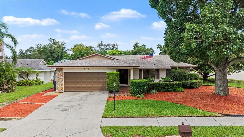 901 Tarawood Lane, VALRICO