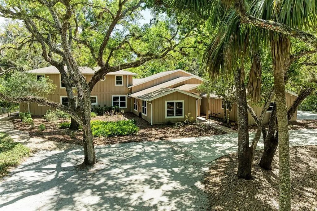 3705 62nd Street E, BRADENTON